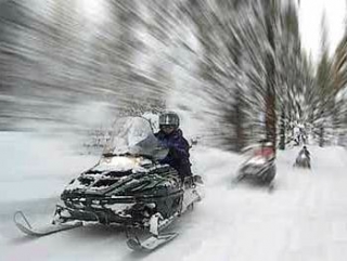 Experimenta la velocidad en moto de nieve